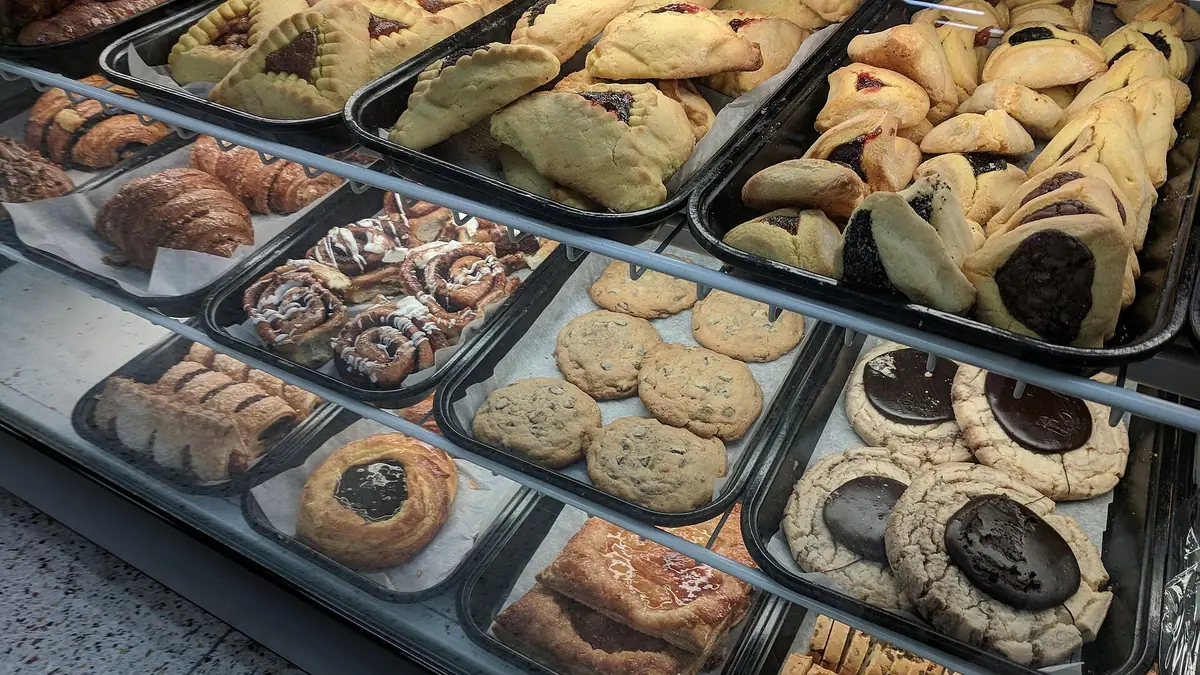 Coughlans Bakery – bakery in Coulsdon, London